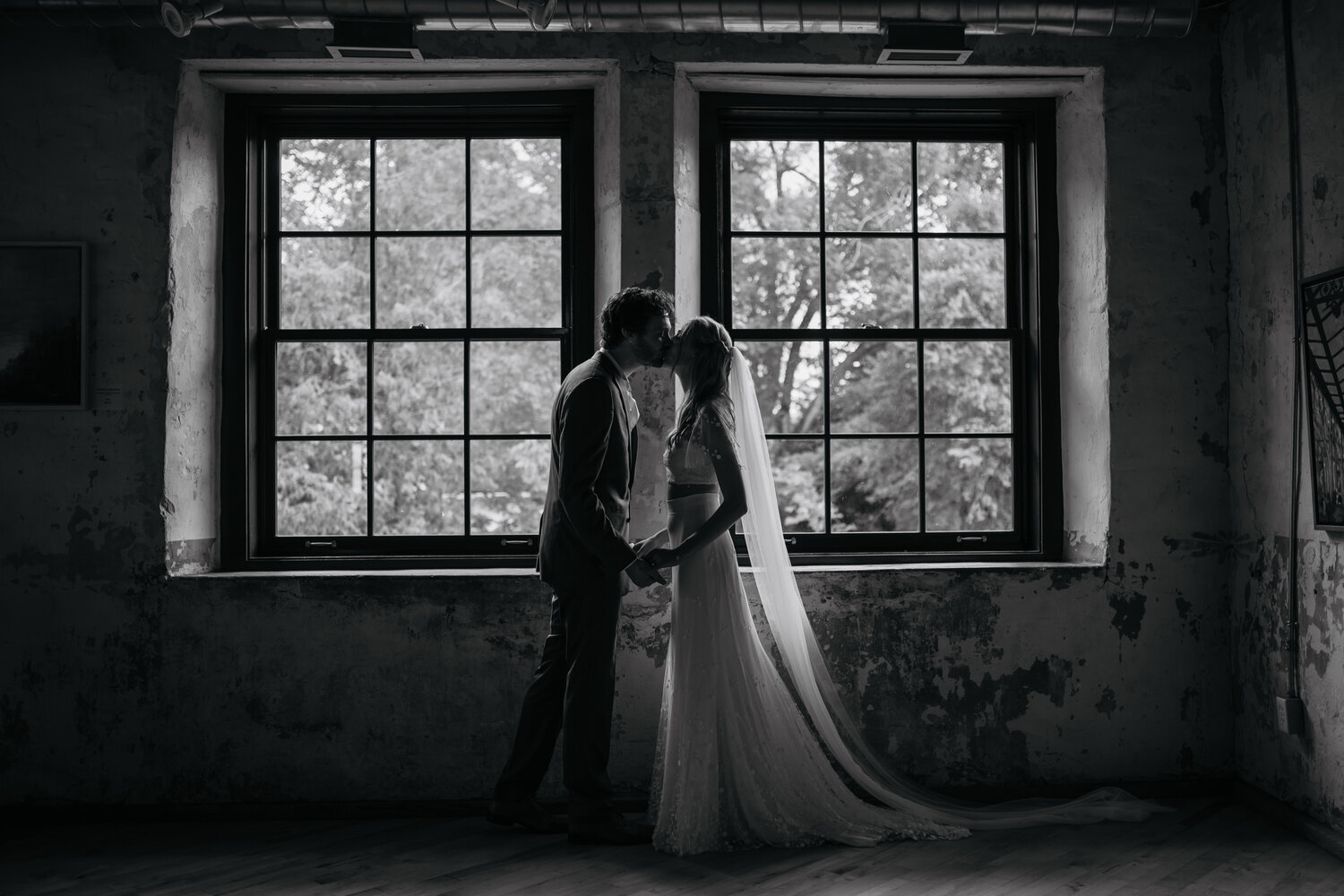best-wedding-photographer-toronto-black-white.jpg