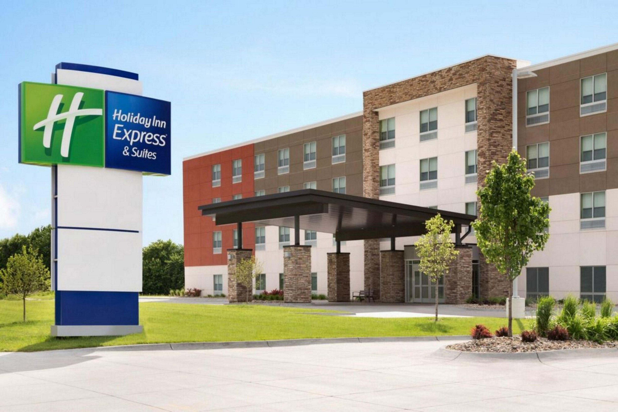 Holiday Inn Express &amp; Suites - Dearborn,MI