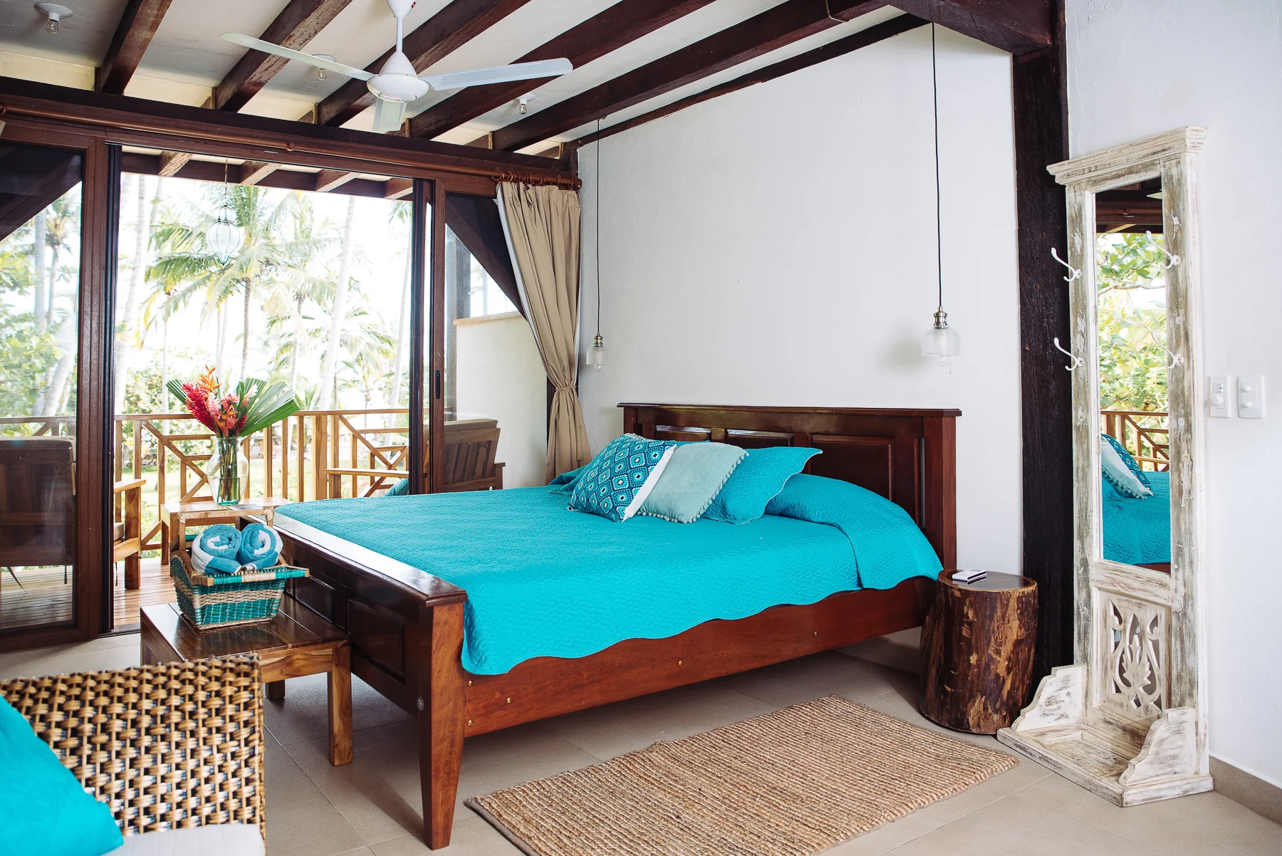 Suite with bathroomand beach-view.