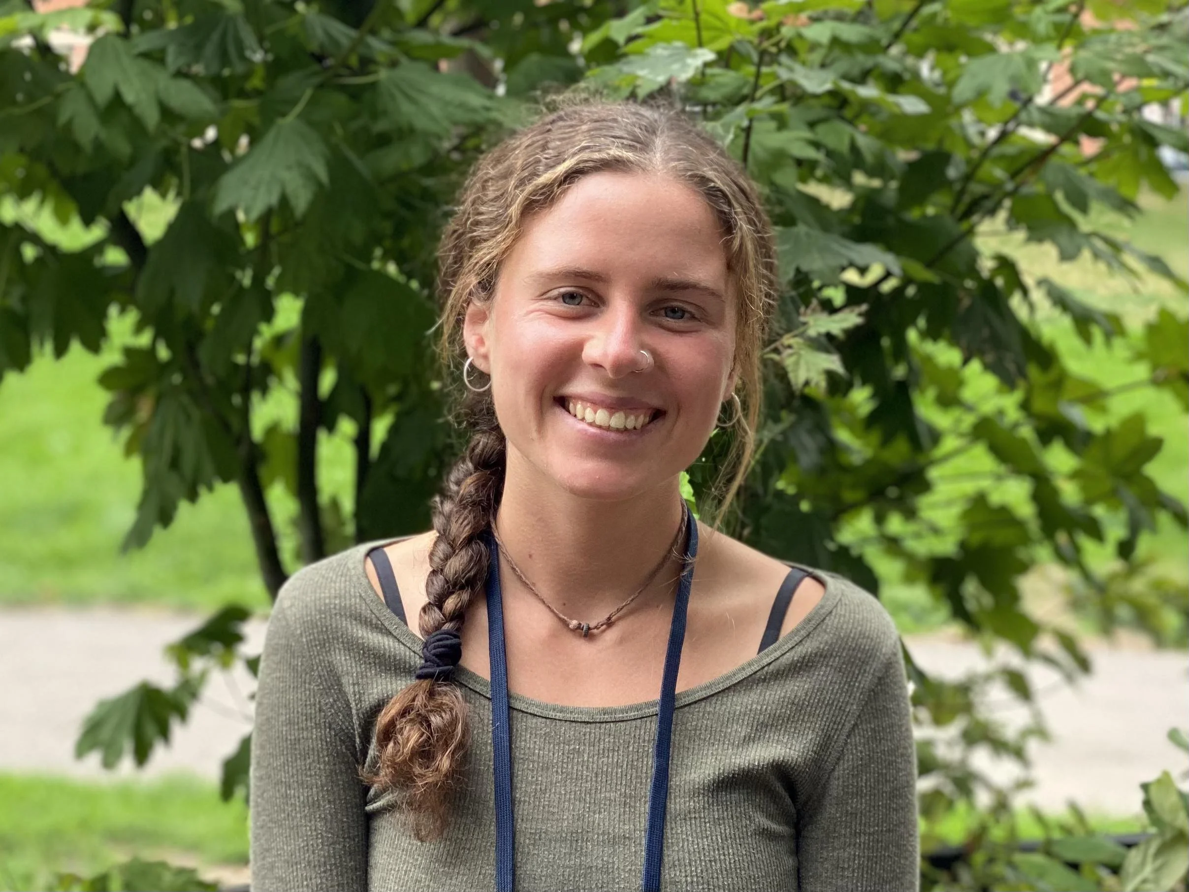  Zoë (she/her)    Teacher  