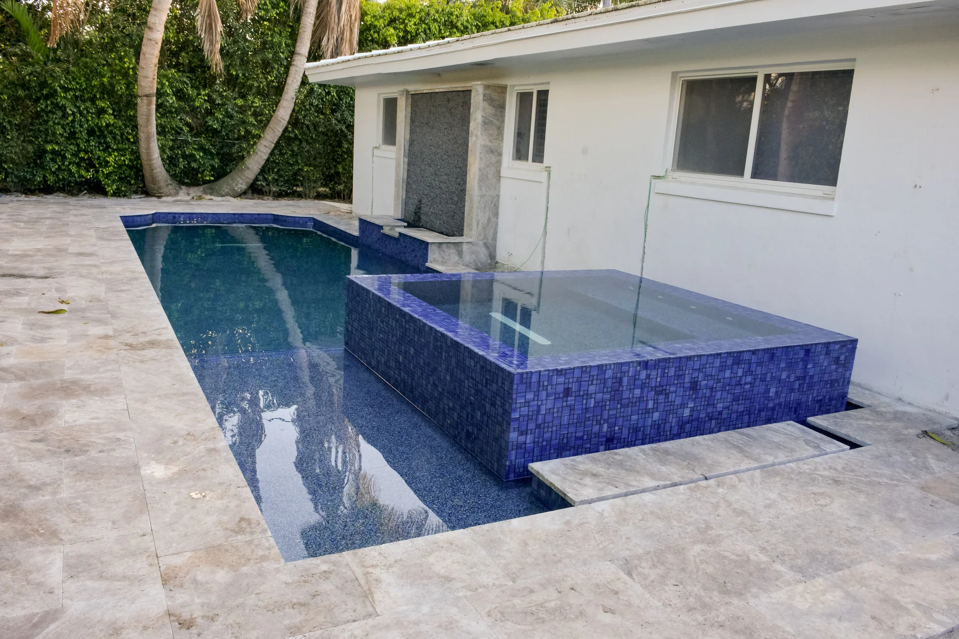 deck,spas,tile coping,pools1