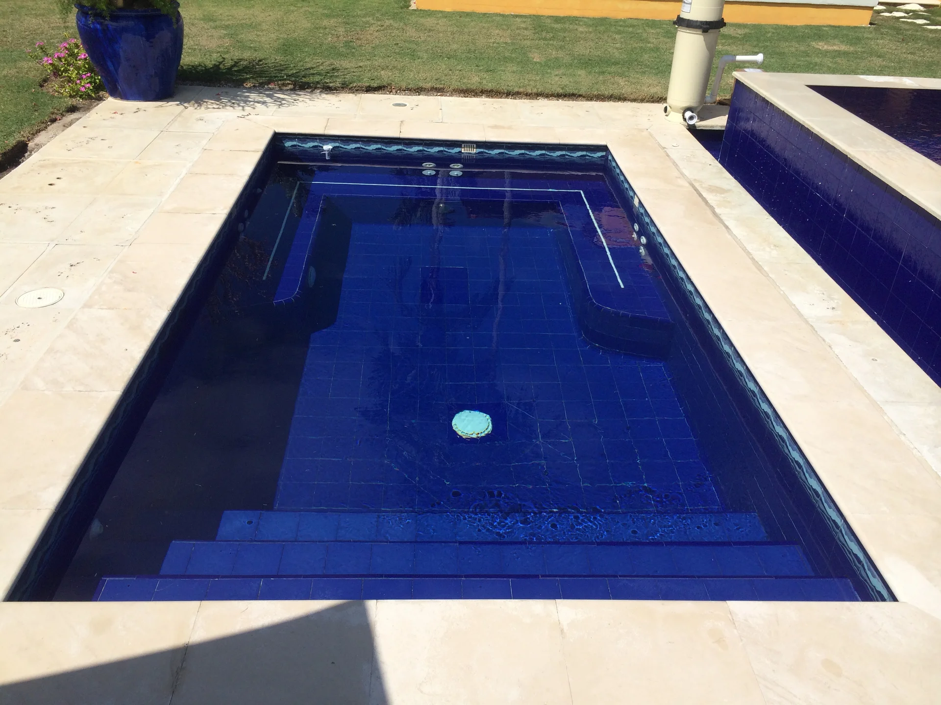 spas, tile coping, deck
