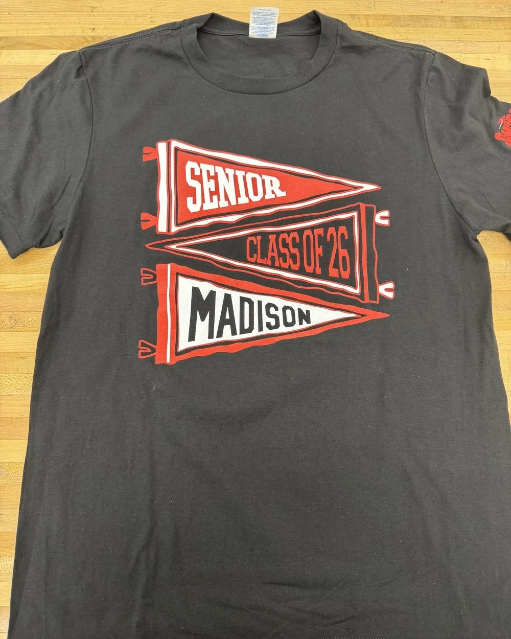 01_screenprint_madison-senior-class-tee.jpg