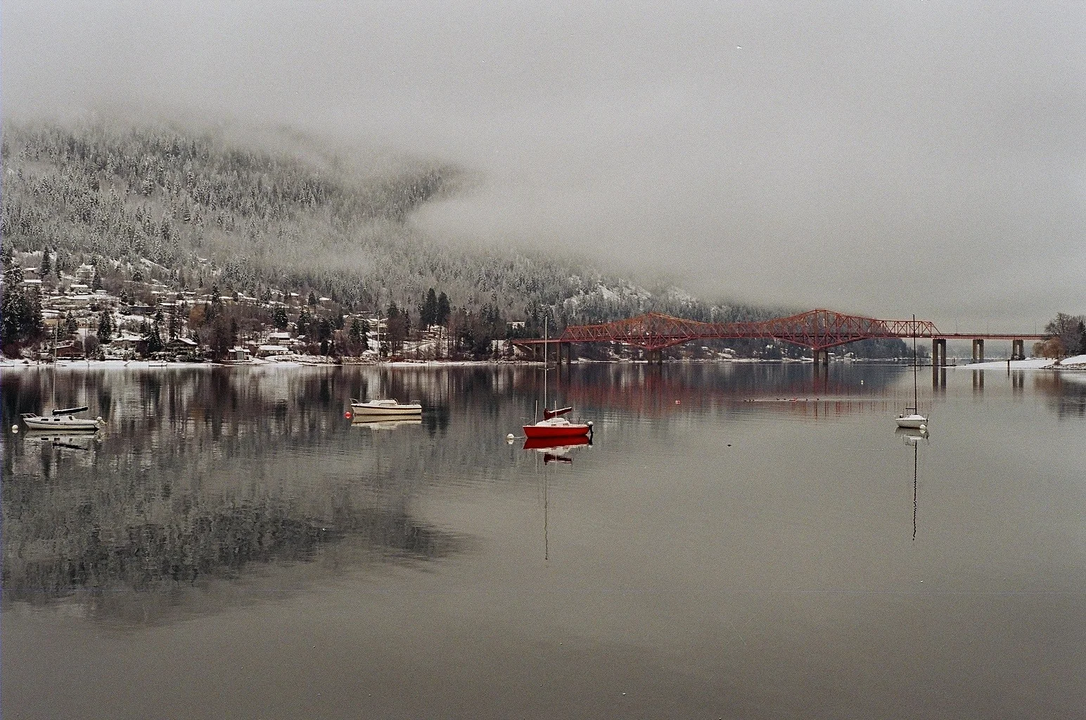 Le Petit Bateau Rouge