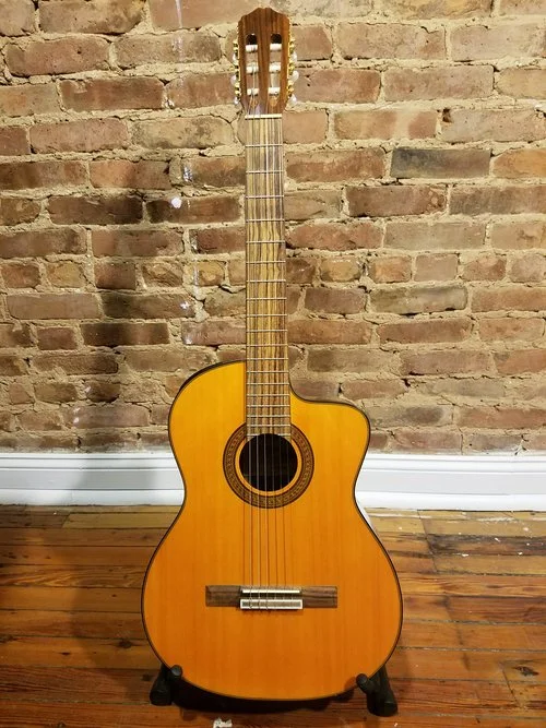 Takamine+Classical.jpg