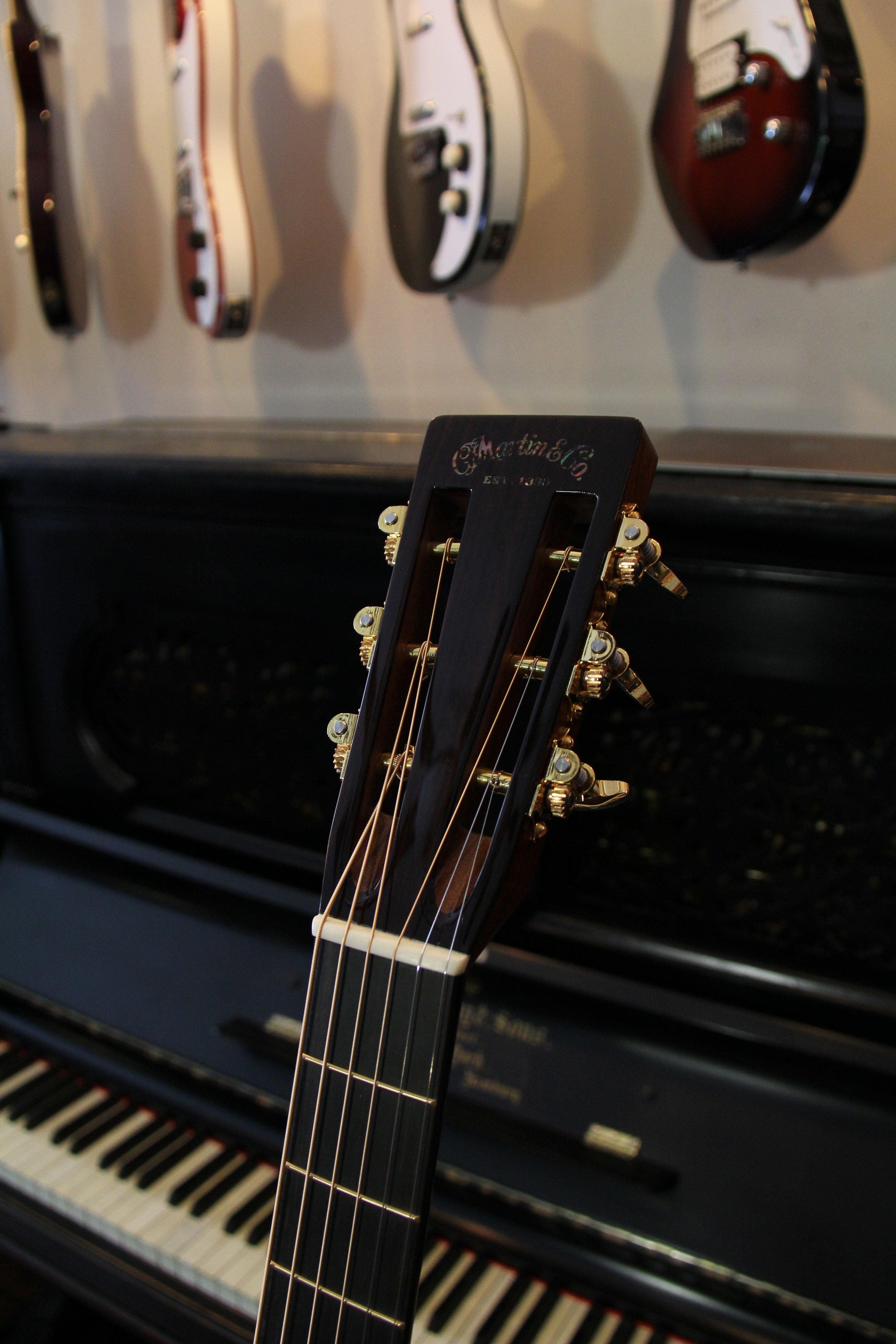 0-1228 Modern Deluxe Headstock.JPG