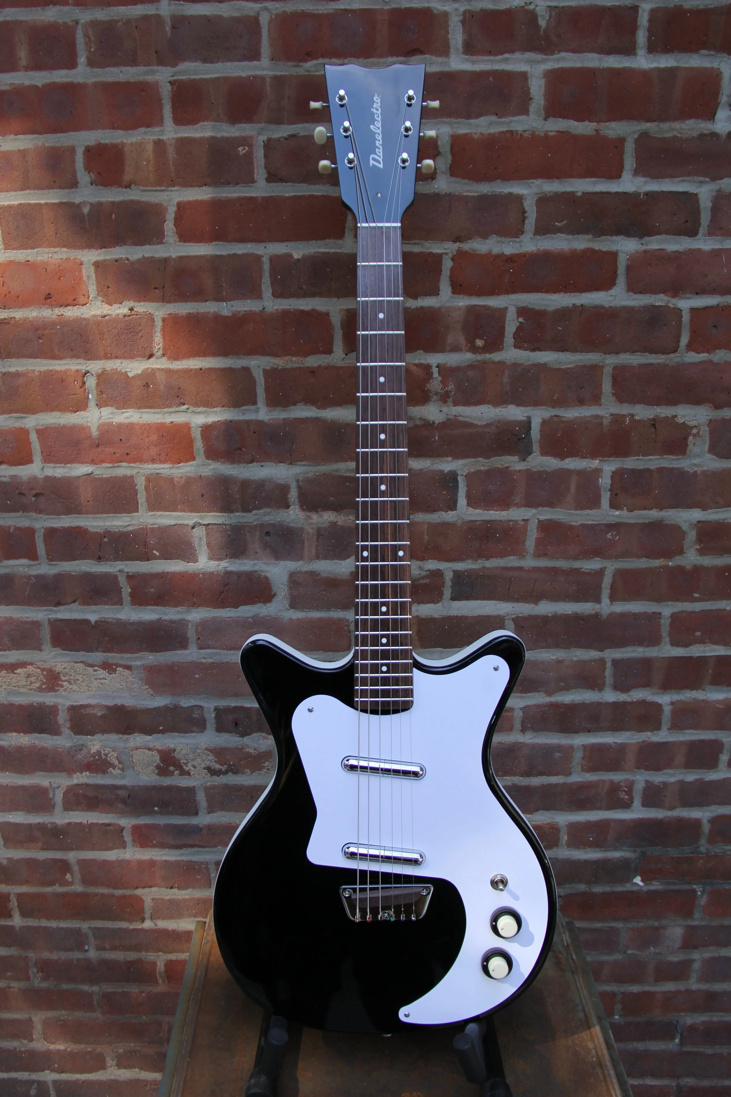 Danelectro D59 "Batwing"