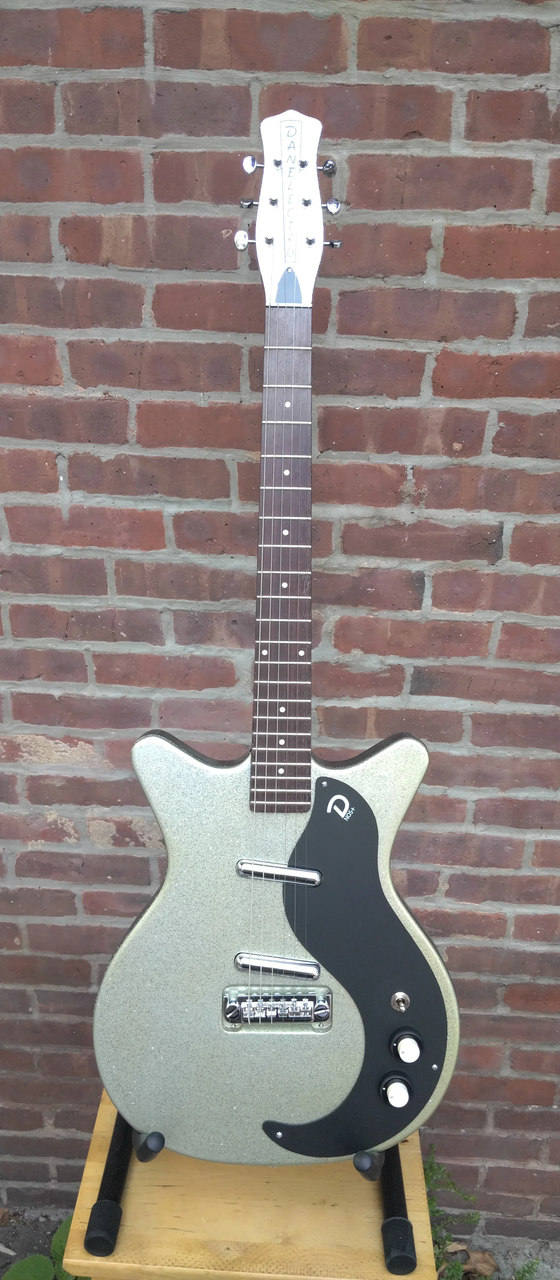 Danelectro D59 Mod Silver Metalflake