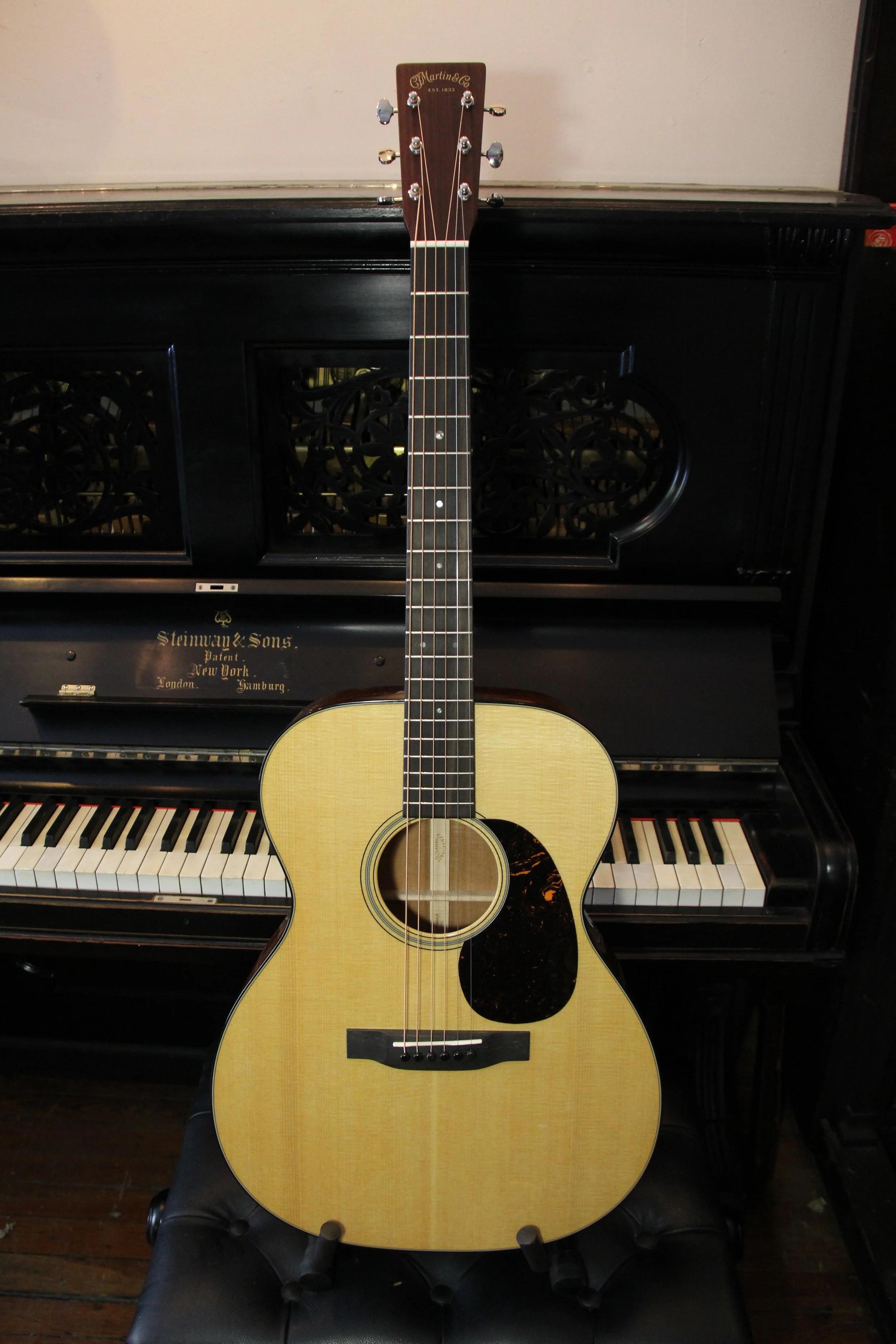 Martin 000-18