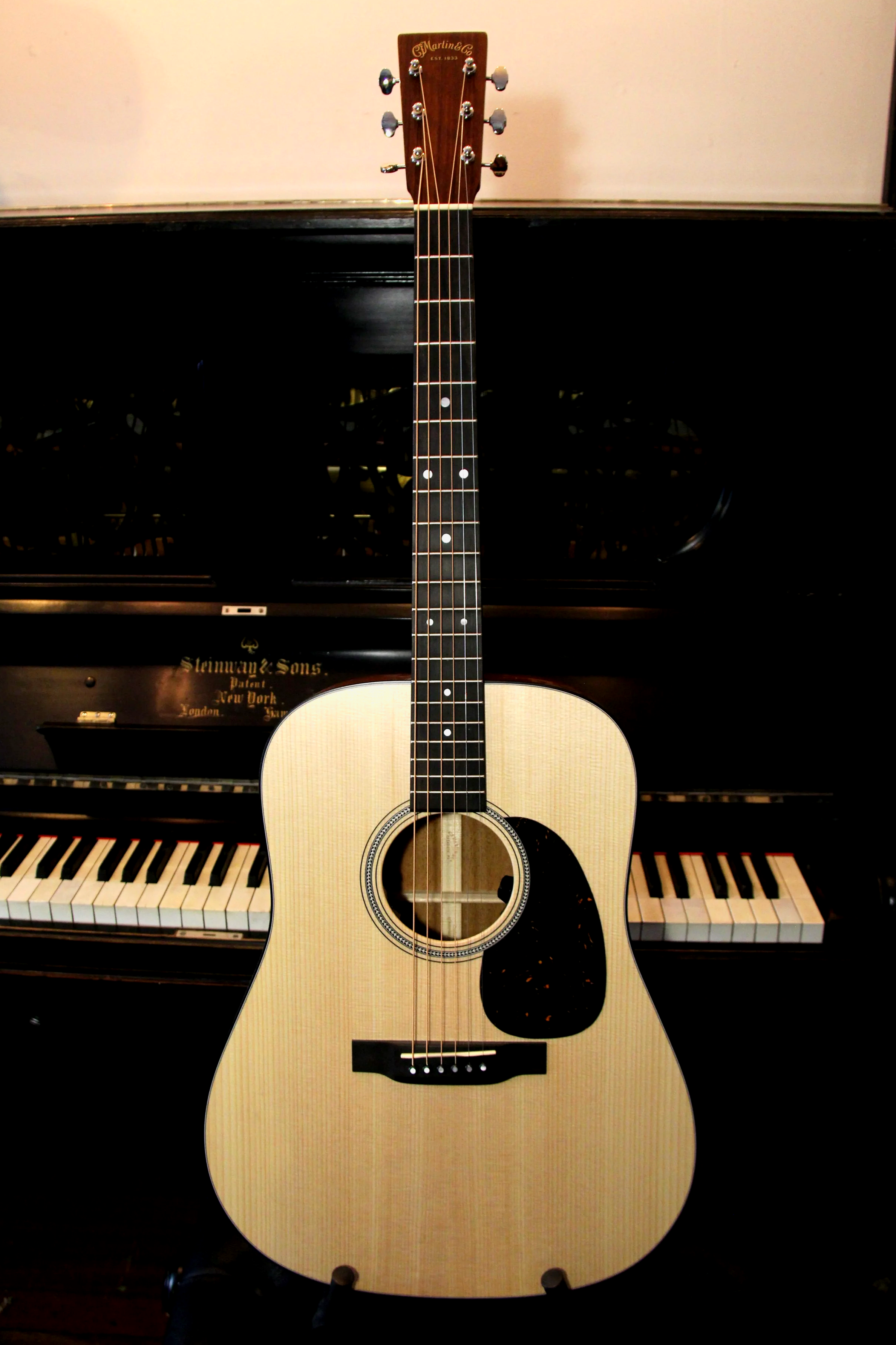 Martin D-18