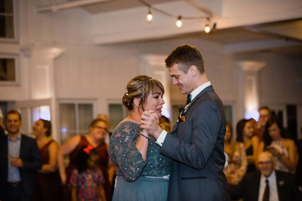 Groom-Mom-Dance-2017.jpg