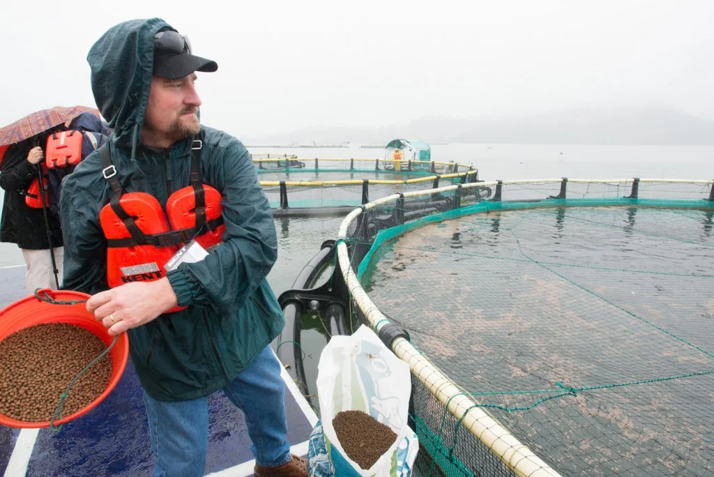 Aquaculture tour shows power of the soybean checkoff