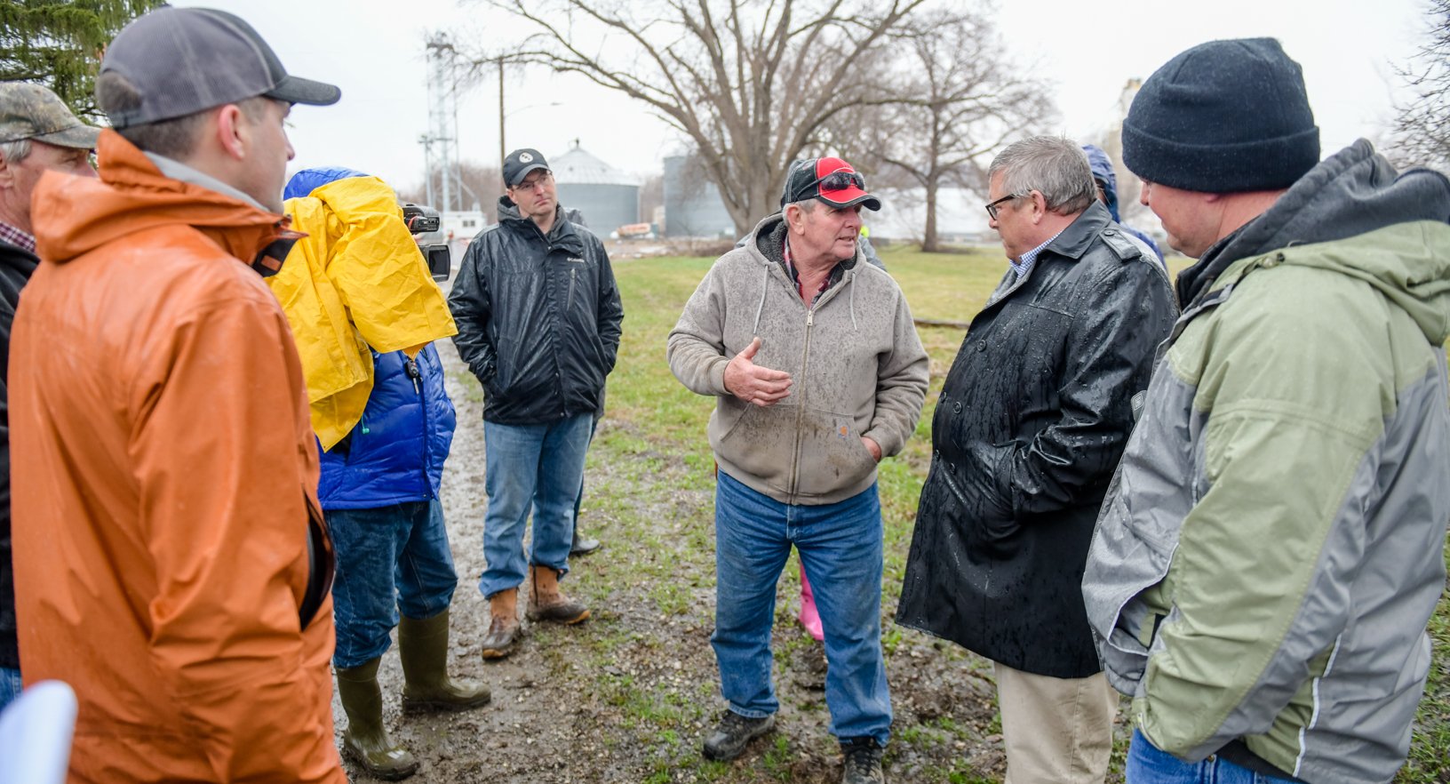  Federal officials tour Missouri River flooding