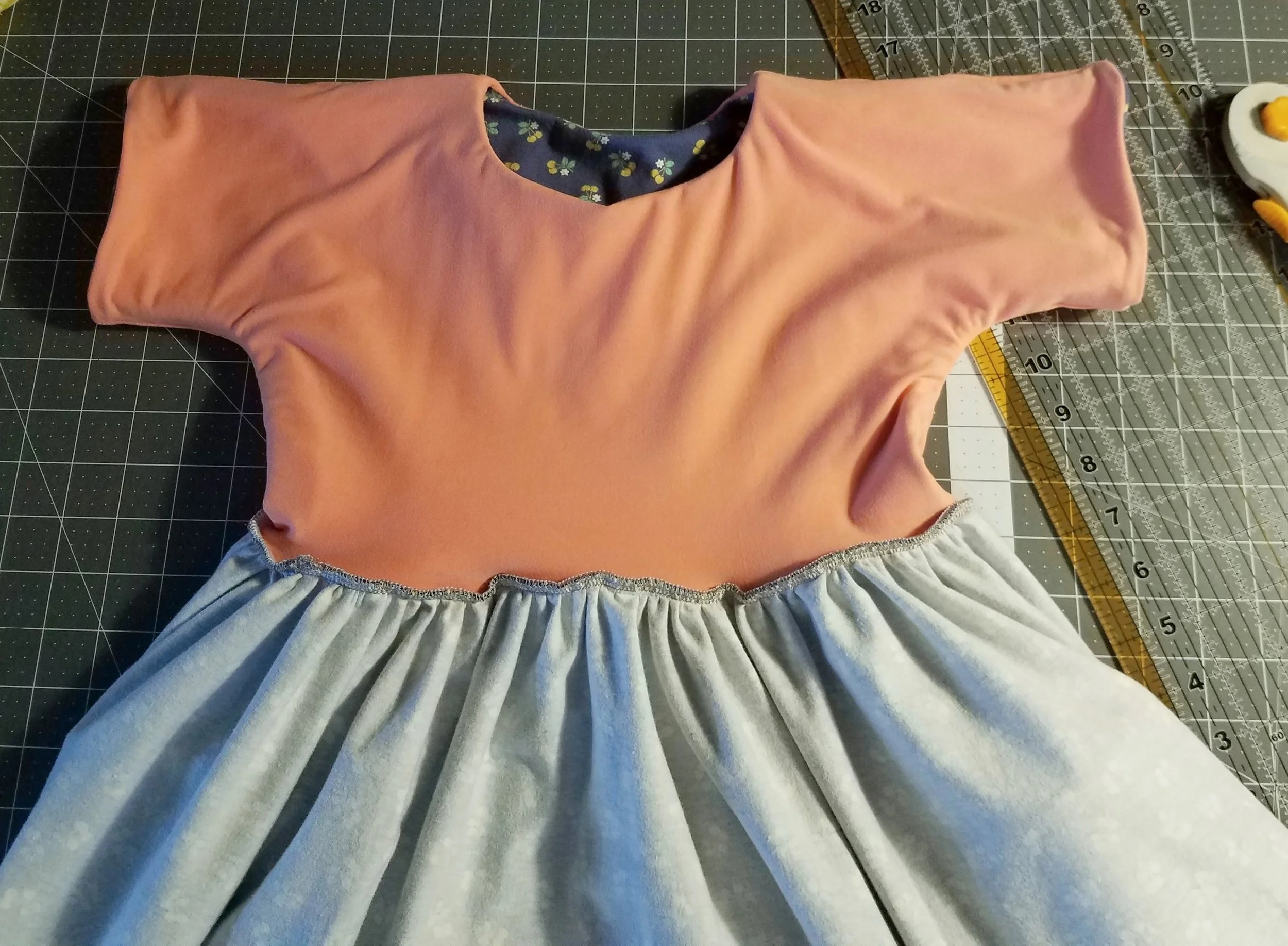 Here's the finished knit Dulcie's guts (aka the finished dress as turned inside out.) 