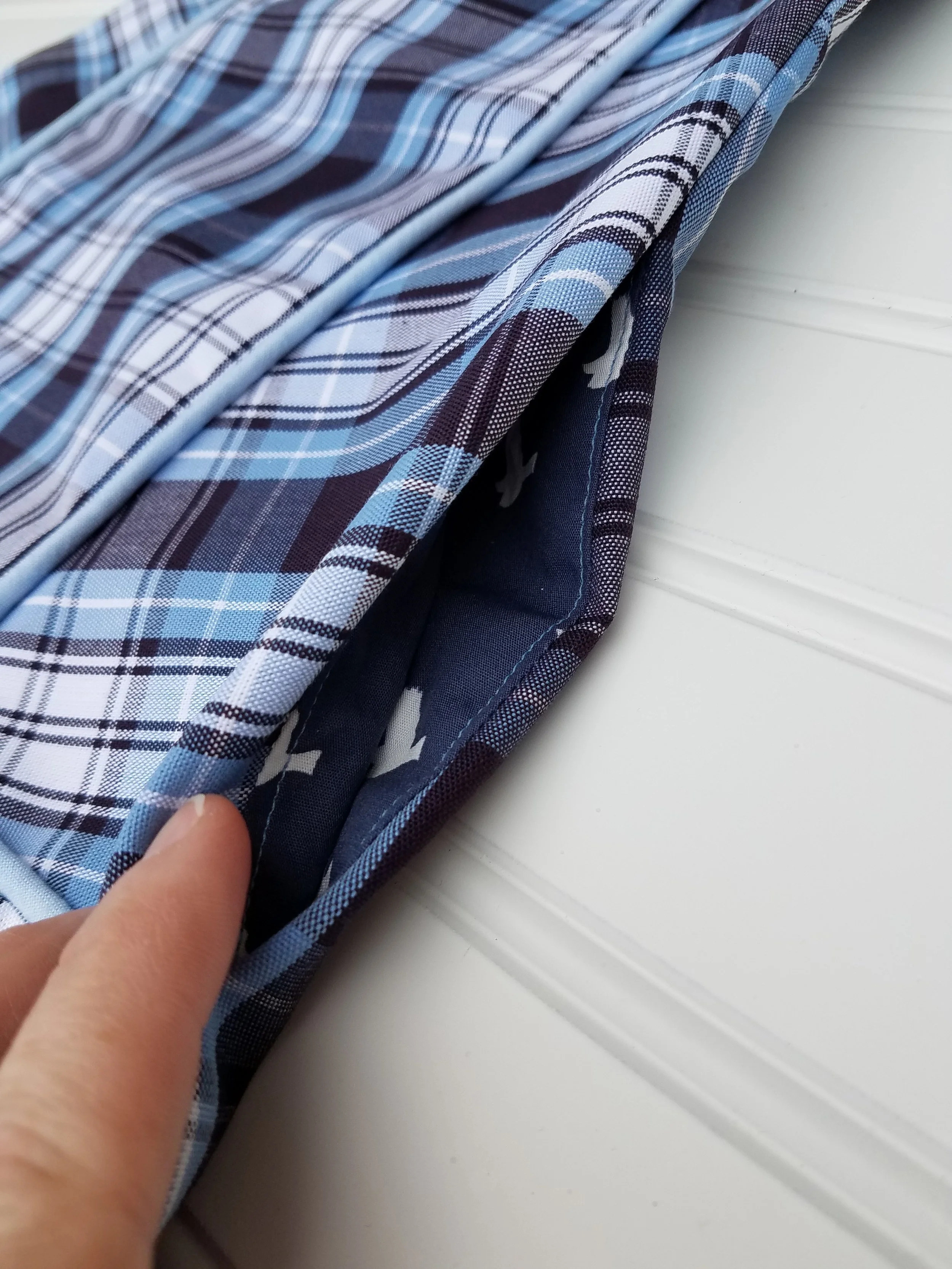 Inseam pockets
