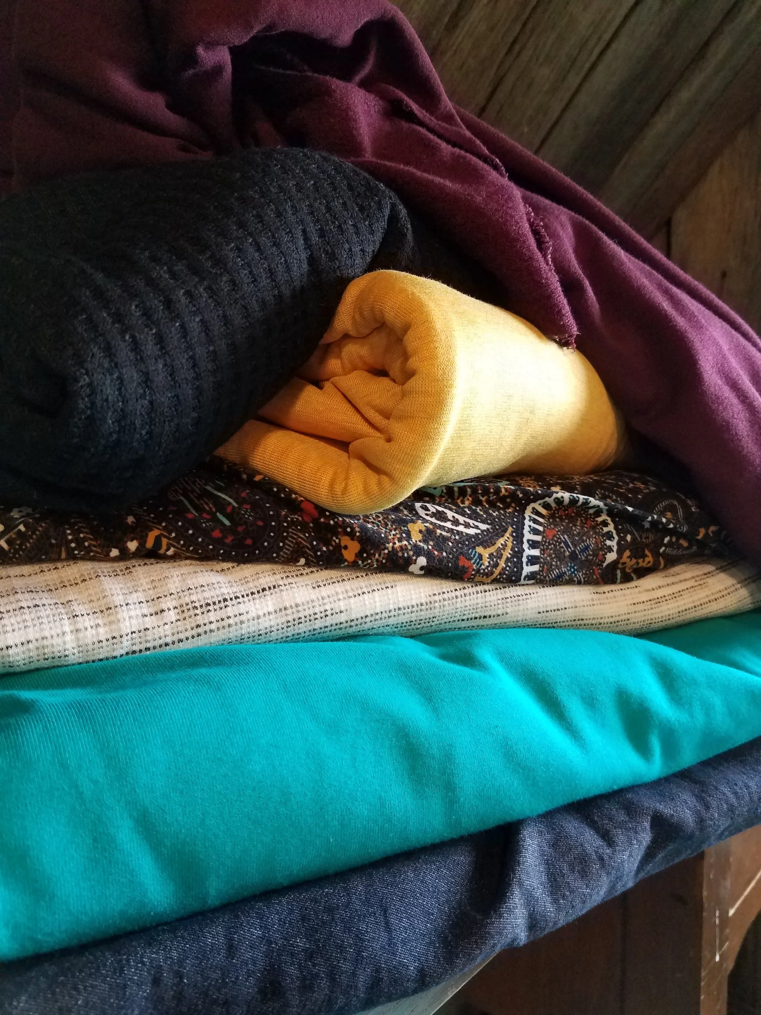 Big stack of LA Finch. I might have a lot of such stacks in my fabric library.