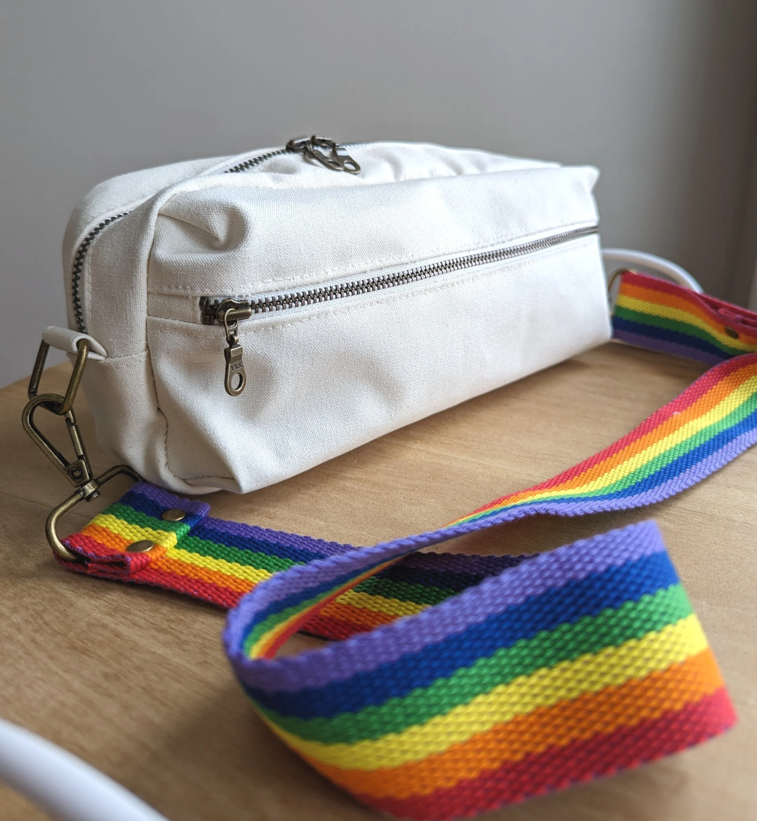 BFF Bag Tutorial: Roomy Front Pocket; Marine Layer Dupe
