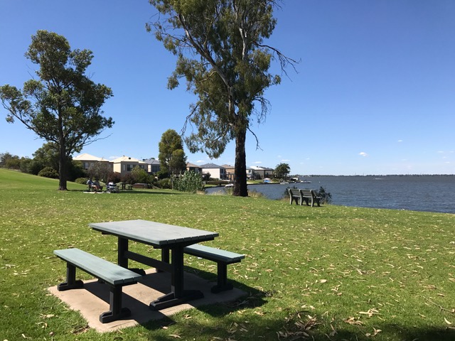 #1 - Lakeside picnic – There are several places that are perfect for a lakeside picnic: the Rowing Club Yarrawonga, the Yacht Club Yarrawonga, the Yarrawonga Foreshore, Woodlands Boat Ramp (at the end of Hogans Road Yarrawonga), the Mulwala Foreshore and the open park area up on the hill on the left hand side before you drive on to the Mulwala side of the bridge.