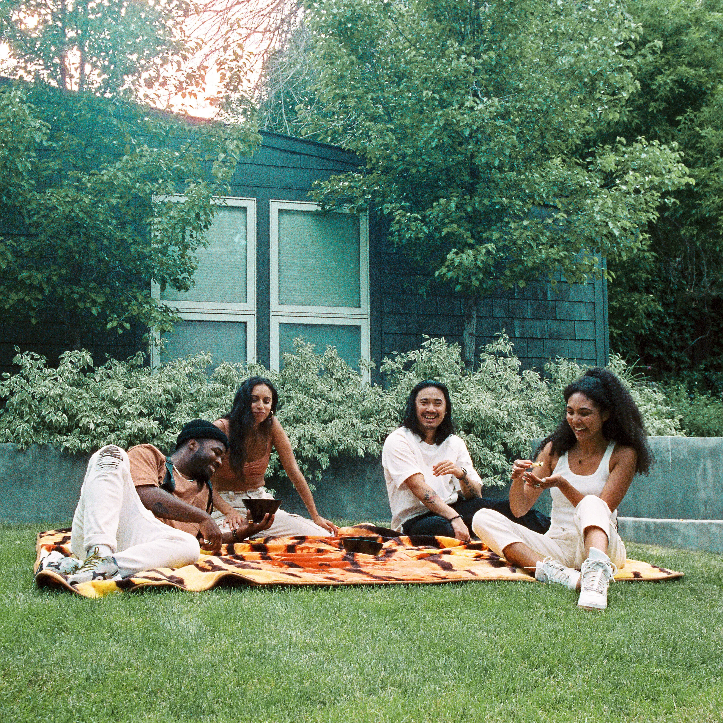 R1-03506-0019 copy.JPG