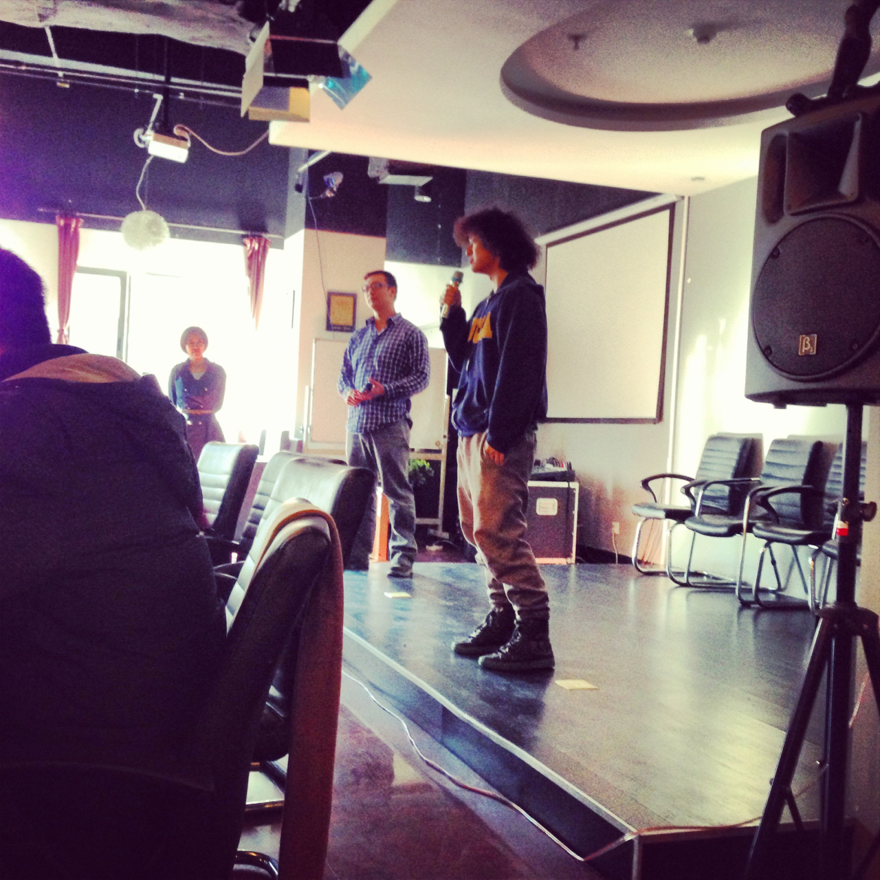 Mike introducing Chin & Cheeks to the people at Garage Cafe