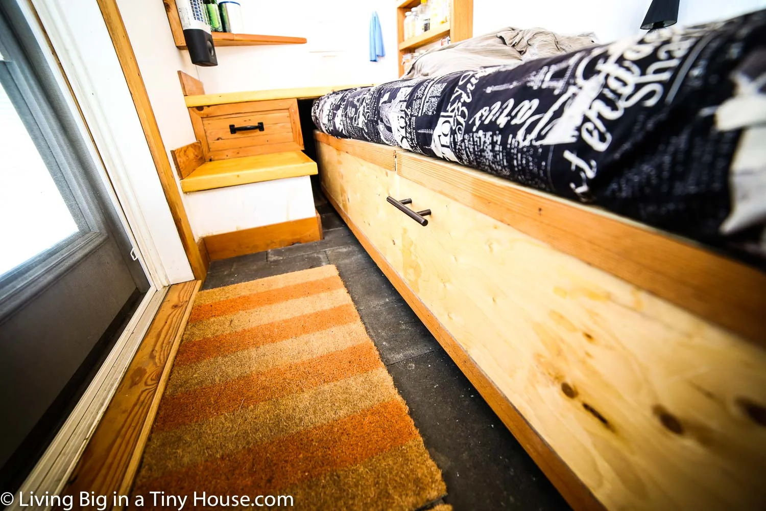 bed close up.jpg