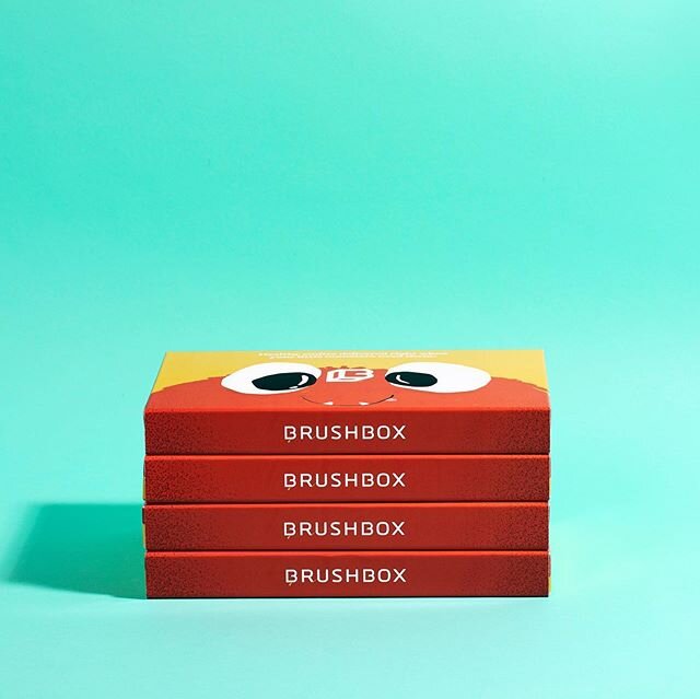 Bold and bright imagery for the Brushbox boxes 📦🧡 #subcriptionbox
&bull; 
Brand : @brushboxuk
Image and retouch : @raghousestudio &bull;
#contentcreator #website #onlinecontent #productphotography #branded #creative #production #brand #lifestyle #b