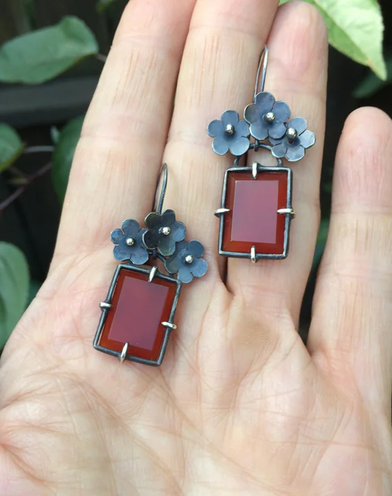 gem silver earring.jpg