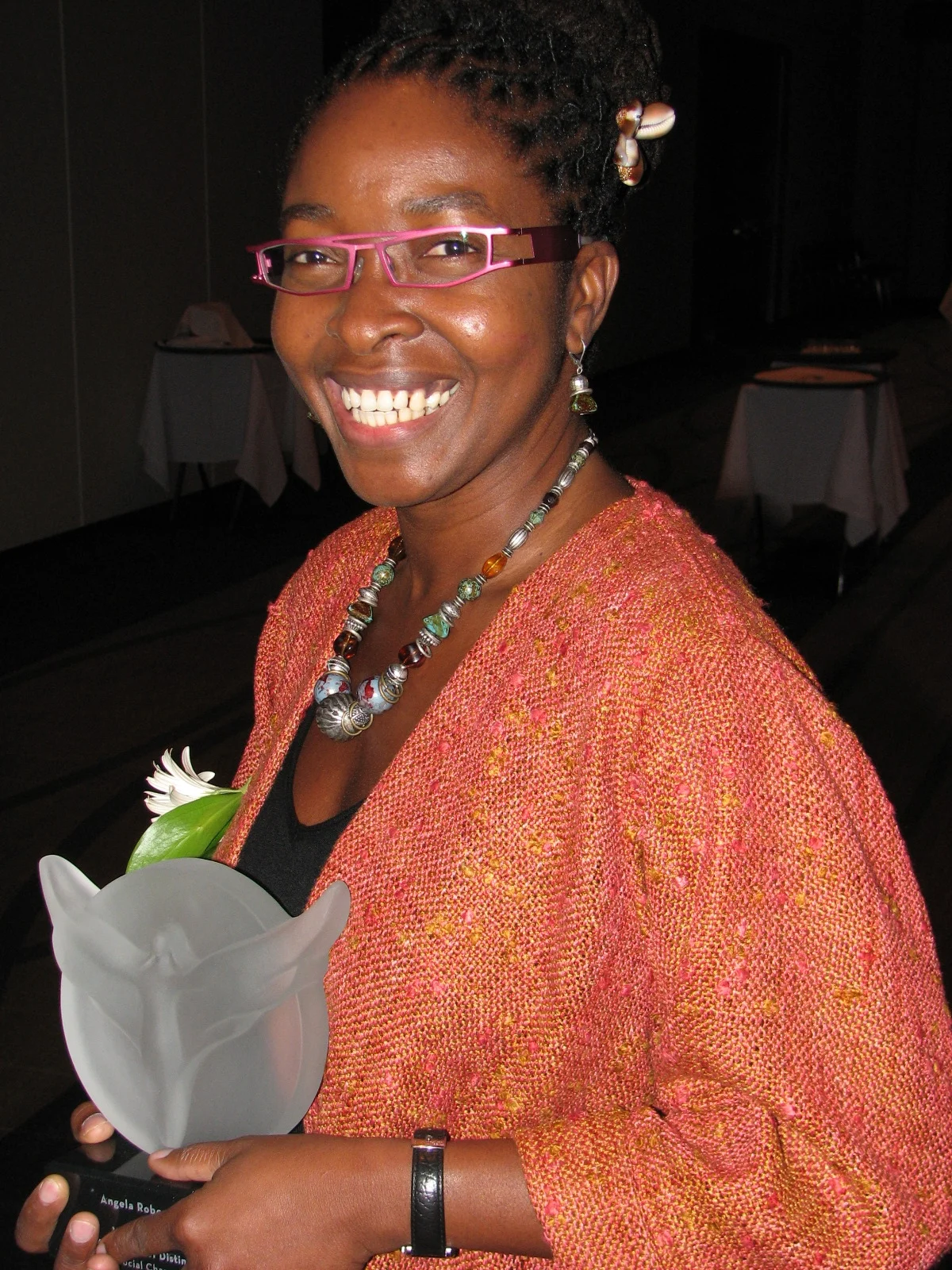 Honourary doctorate for Angela Robertson