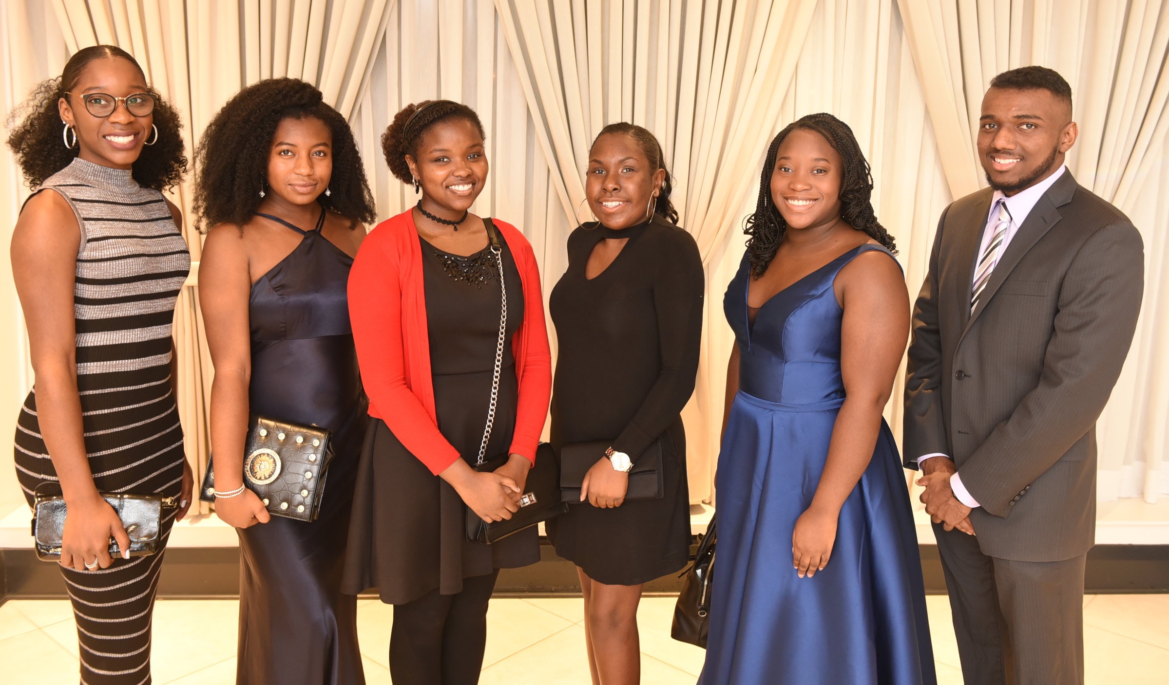 Paris Dryden (l), Reannah Ennis, Ashlei Stewart, Calia Palmer, Deneisha Hammith & Joshua Fearon