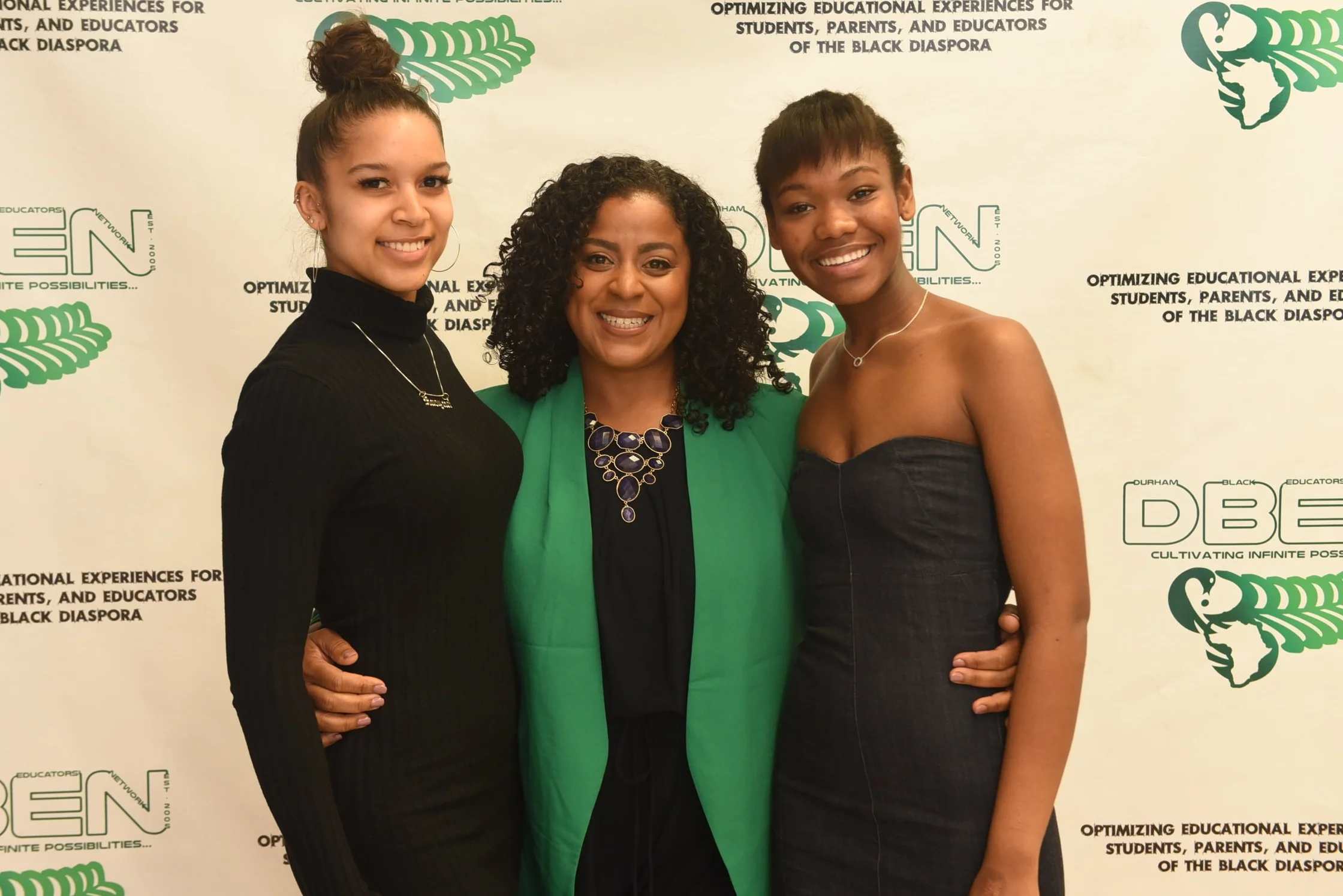 Leiza Keizer (c) presented scholarships to Racquel Anderson (l) & Daveisha Francis