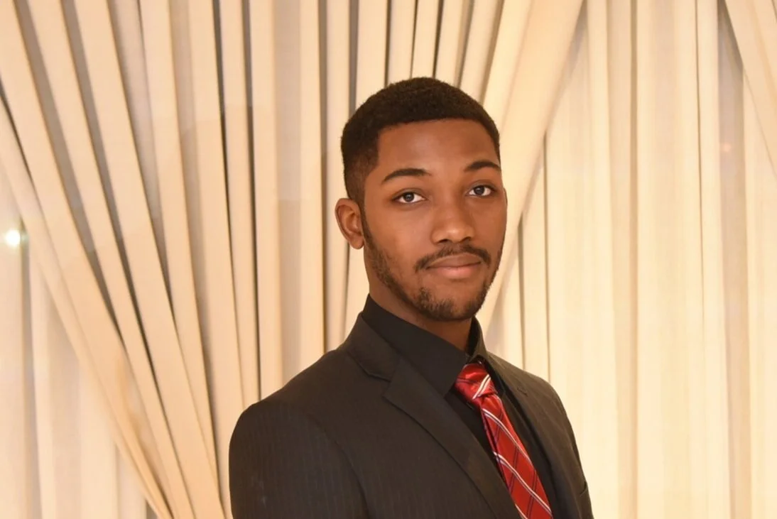 Outstanding graduates rewarded with scholarships