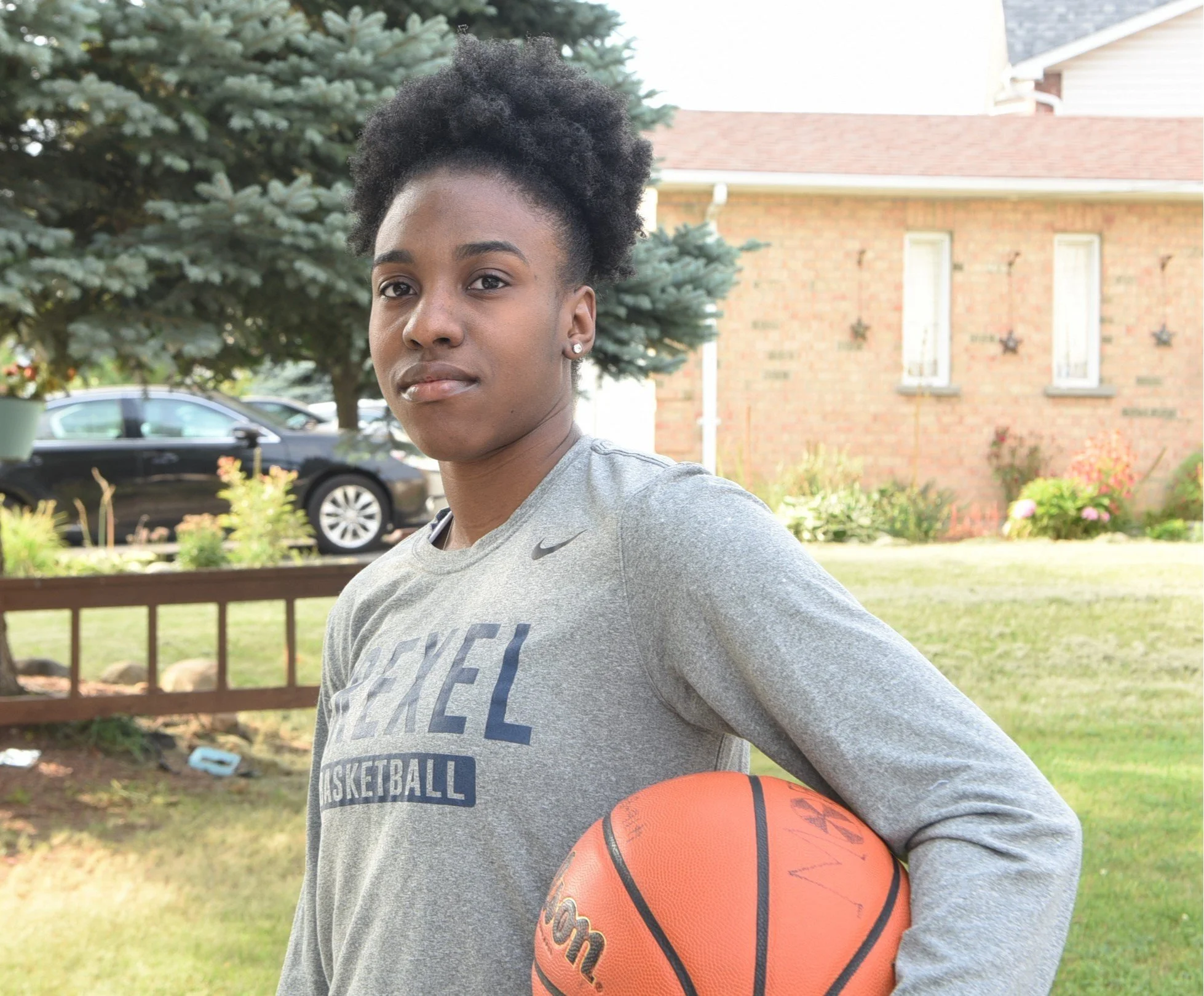 Keishana Washington's jersey to be retired the same year she became the top Canadian woman hoops scorer in NCAA history