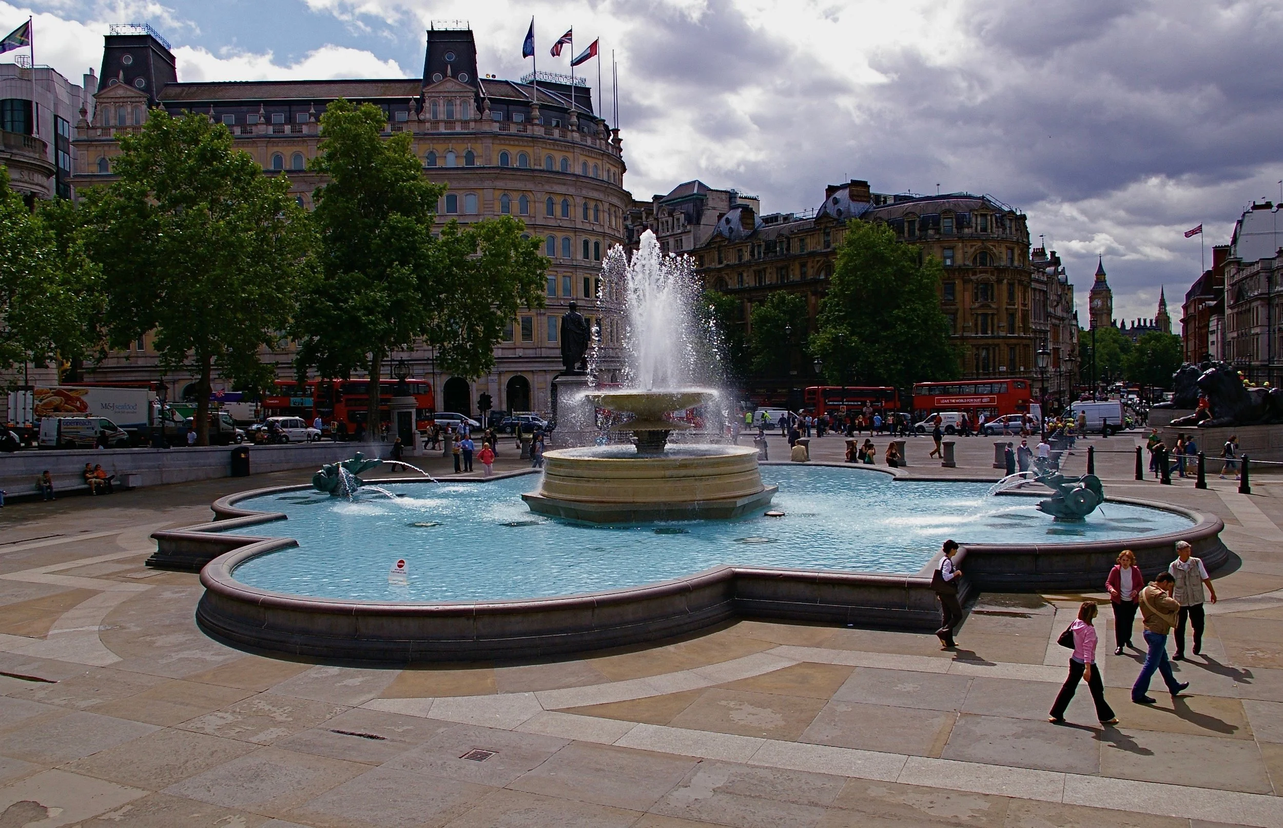 One of my fave spots in London, Trafalgar Square.