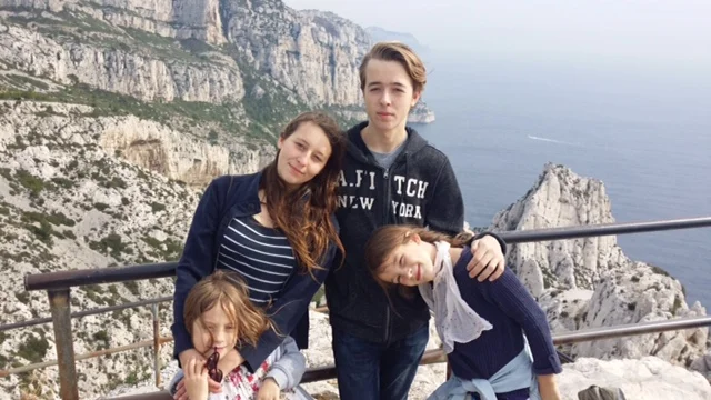 Thomas, Alice, and their cousins Louise and Rebecca in Les Calanques