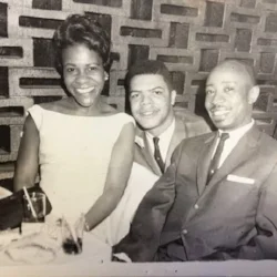 Robert Steele (Middle)