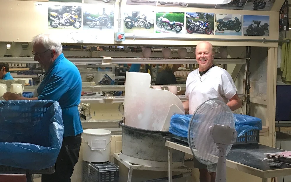 Here you see incredibly experienced 'dippers' making it look easy.