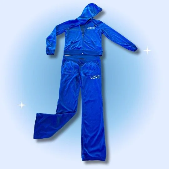 Cyan Blur Gradient Quote.jpeg