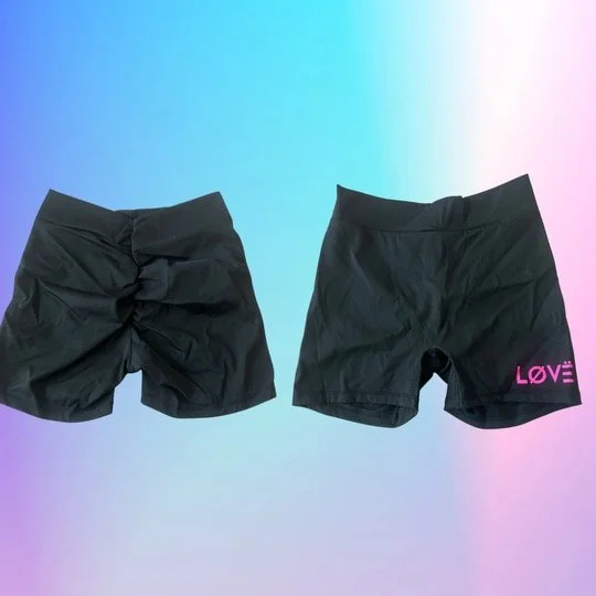 LØVË black scrunch shorts