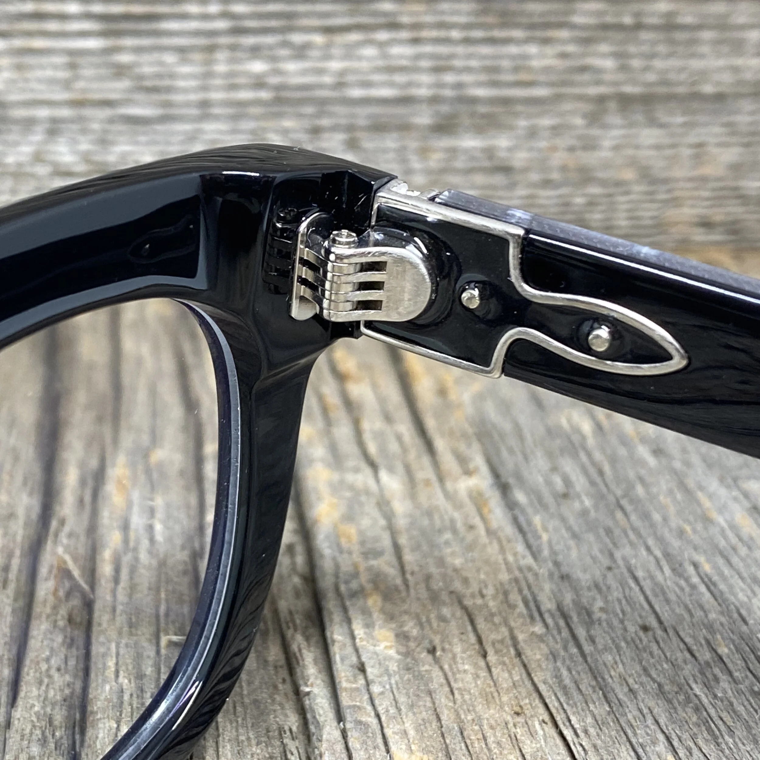 BEA1E74F-DFF9-4978-99F7-FDCFD24422D9