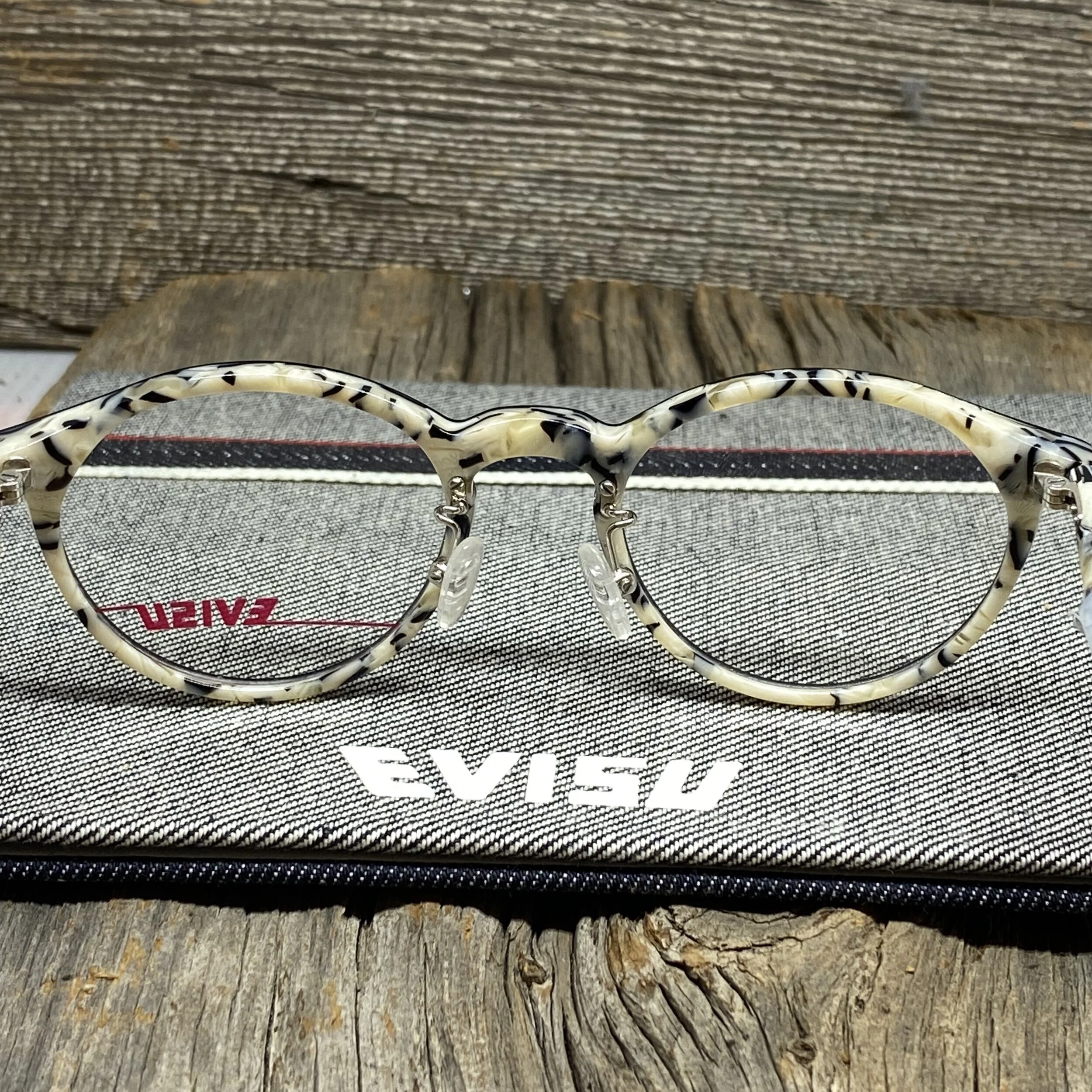 8081E95D-2342-49EB-AAA9-58235D43375C