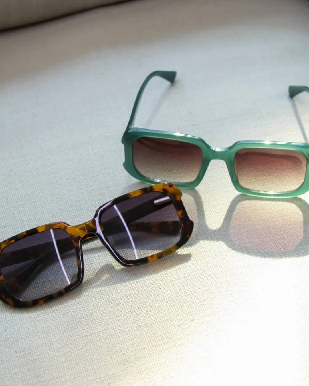 Some frames don&rsquo;t compete.
They just offer different moods.

Green or tortoise 
which Accrue Marianne are you feeling?

Comment your pick.

#accrue #luxuryeyewear #designerframes #eyewearfashion #kimsoptical