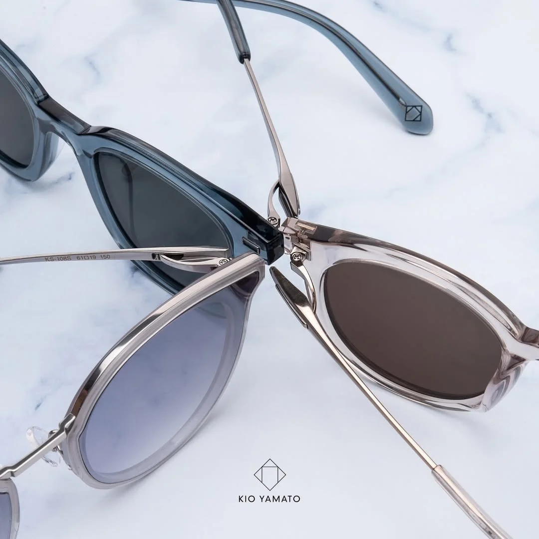 This is what most people never see.

Not the frame.
Not the lens.

The structure behind it.

Beta titanium hinges
engineered down to millimeters
to control how the frame opens, flexes, and returns.

Every movement is intentional.

Because consistency