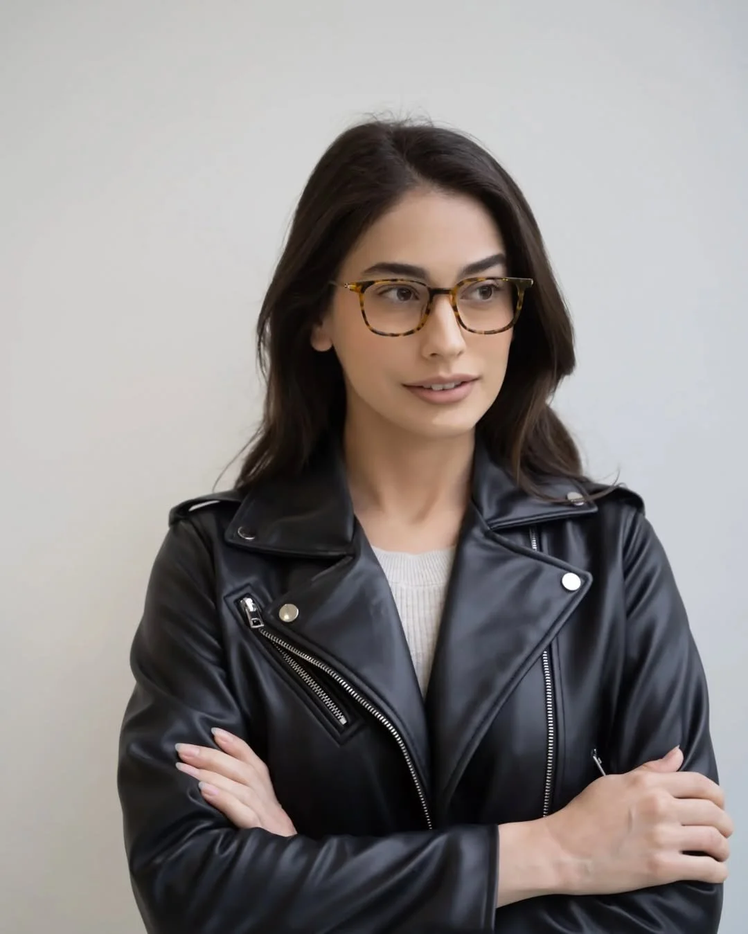 Not everyone can pull this off.

It&rsquo;s not the frame.
It&rsquo;s the way you wear it.

Clean lines.
Sharp attitude.
No second-guessing.

Some people adjust their glasses all day.

Some people don&rsquo;t.

Kio Yamato at KIMS Optical.

#KioYamato