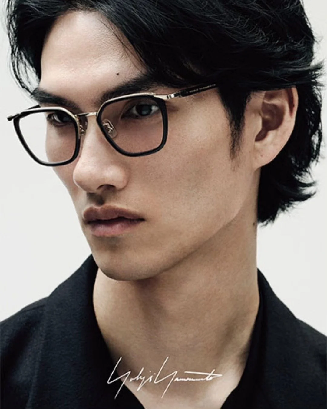 New season. New frame. Same uncompromising standard.

Yohji Yamamoto 2025 S/S &mdash; 19-0098 Murai. Combination style: black acetate meets gold metal in a square-geometric silhouette that carries a whole lot of quiet authority.

Exclusively at Kim's