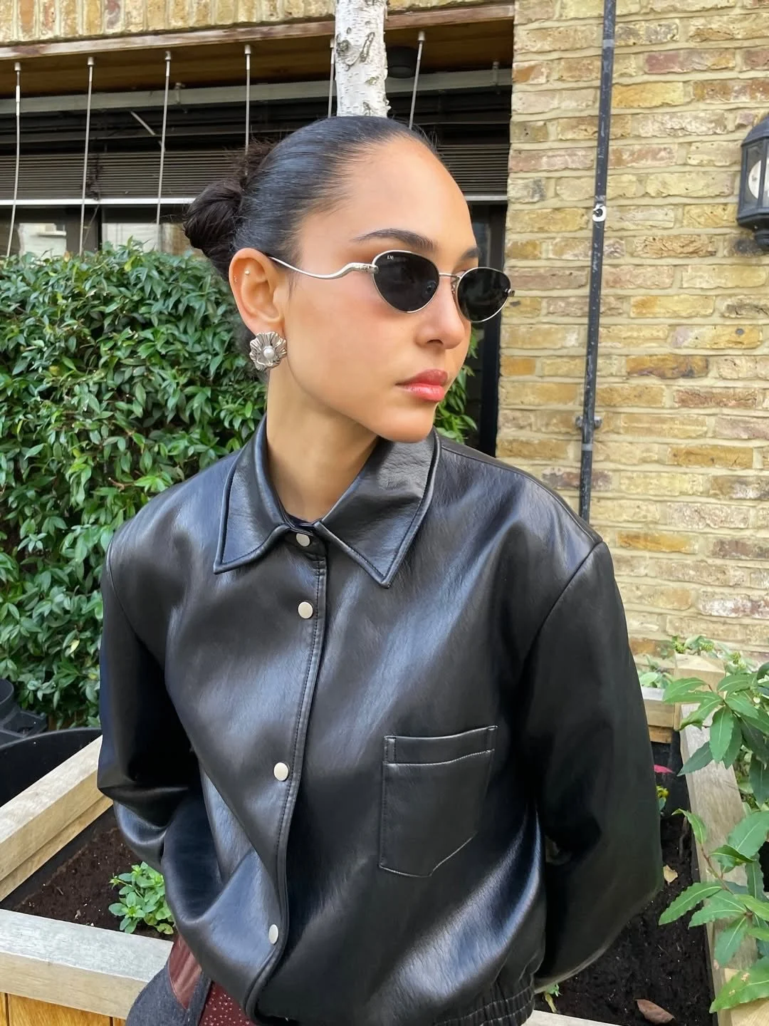 Your wardrobe has levels. Your frames should keep up. ✨

For Art's Sake the eyewear that matches the rest of your considered choices.

📲 Free styling session available &mdash; book in bio or DM us.

#ForArtsSake #EyewearUpgrade #WardrobeLevels #Desi