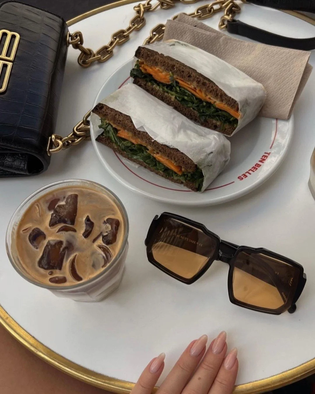 Simple breakfast.
Good coffee.
Better glasses.

That&rsquo;s enough sometimes.

#forartssakelondon 
#kimsoptical
#sunglassesstyle 
#northyorklife