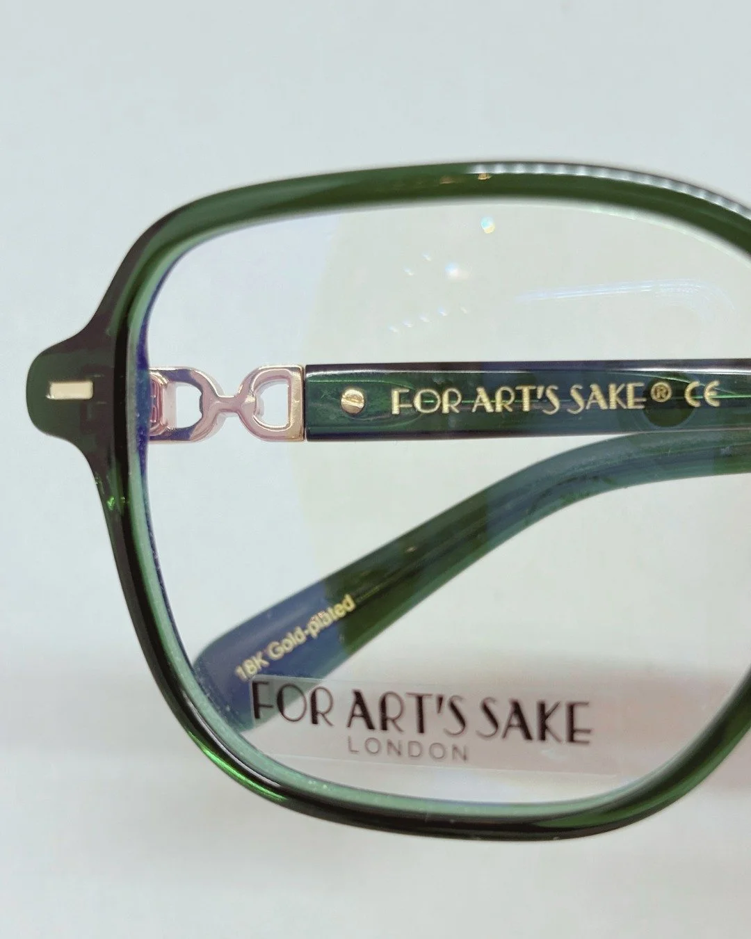 Green is not a neutral. The Charm knows that and doesn't flinch.

For Art's Sake at KIM'S Optical &mdash; for the person who picks a colour deliberately and never second-guesses it.
📲 Free styling session available &mdash; book in bio or DM us.

#Fo
