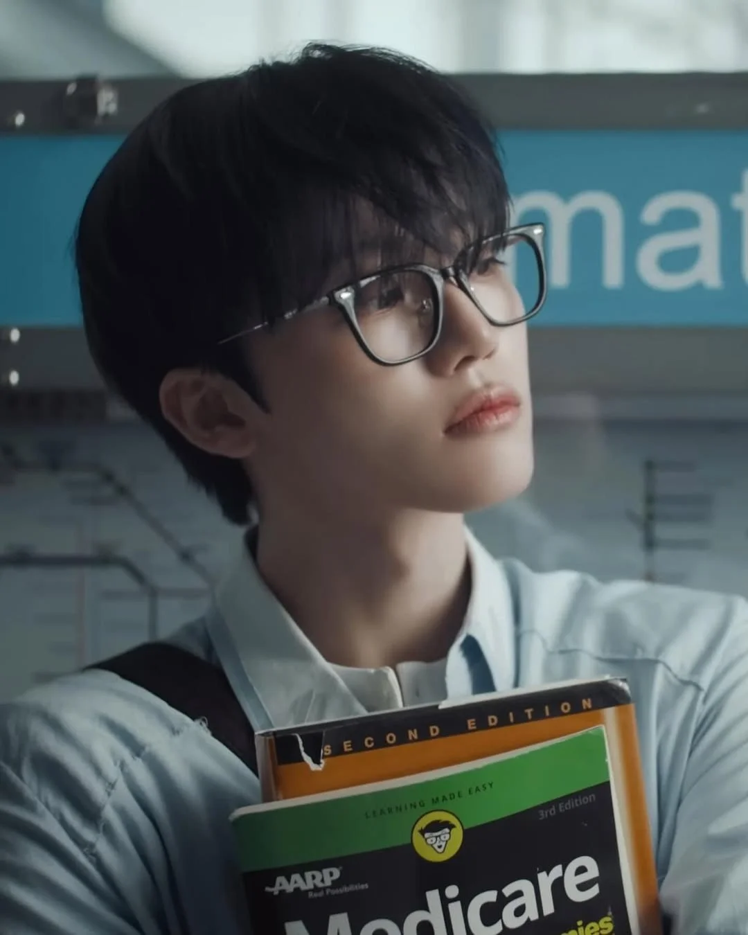 Glasses that fit your life &mdash; not just your prescription.
Most people choose their frames in under 20 minutes. Then wear them for two years. That gap between what you picked and what you actually wanted gets noticed every time you look in the mi