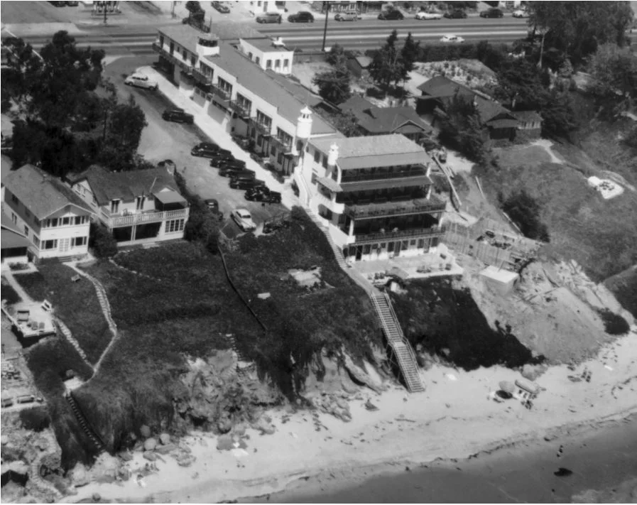 CoastInnBlackandWhite.JPG