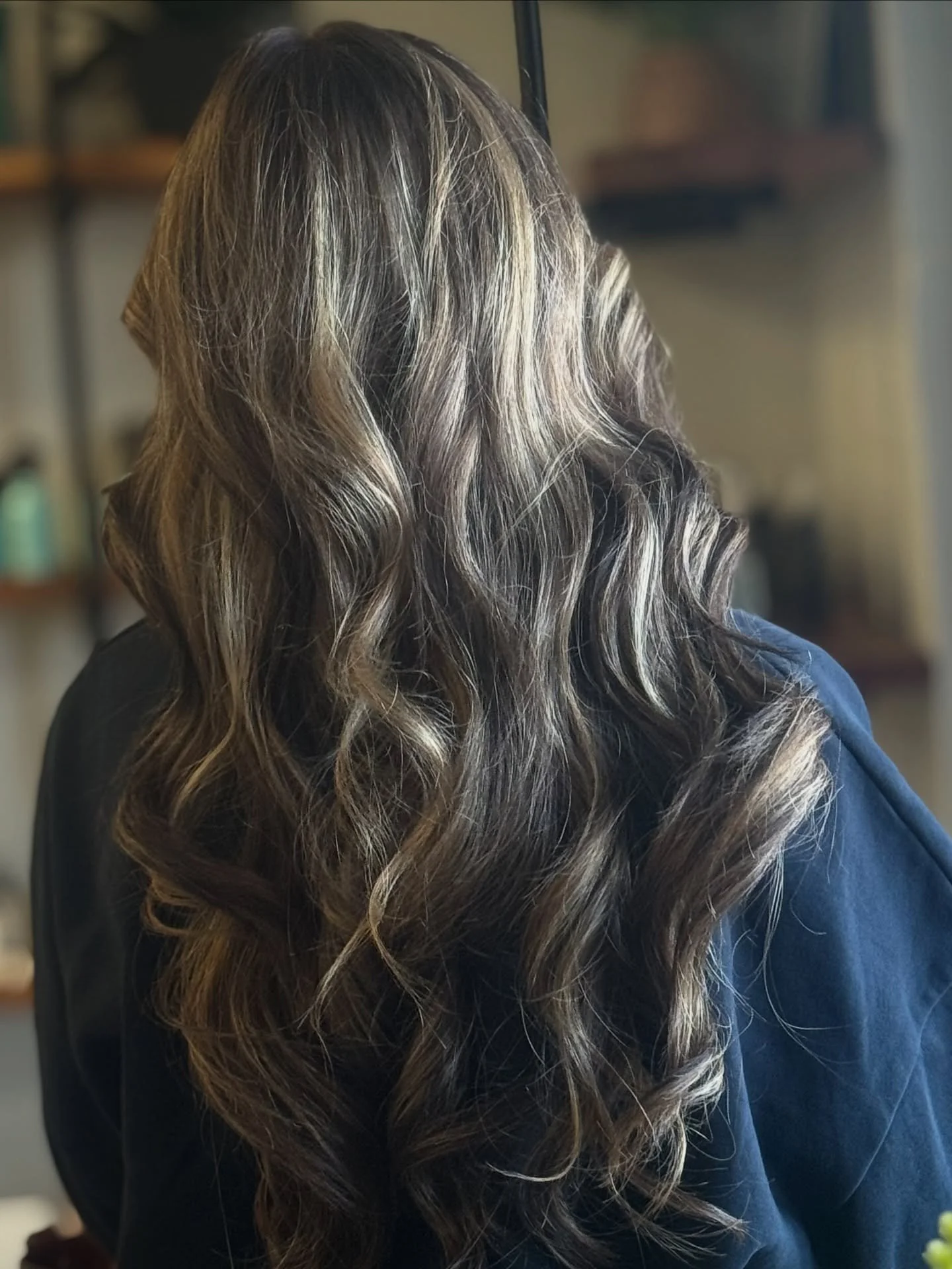 Freshly shaped and styled—because healthy hair always shines brightest ✂️ #helenaal #salonhelenaal #haircuthelenaal #aveda #avedahaircare